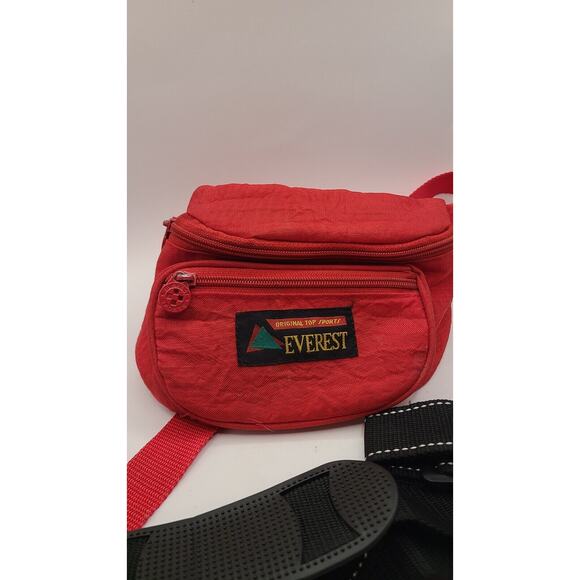VTG Everest Top Sports Red Nylon Fanny Hip Waist 3 Zip Pockets Adjustable - Picture 2 of 9